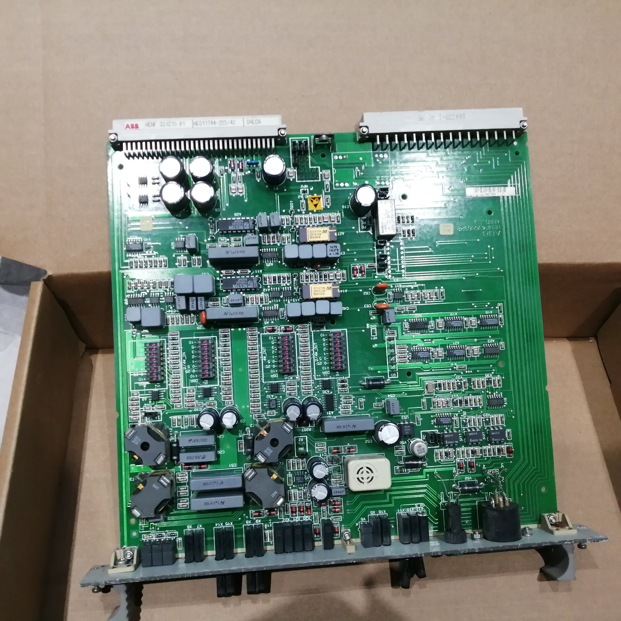 ABB 04LCA HE011744-355/42 卡