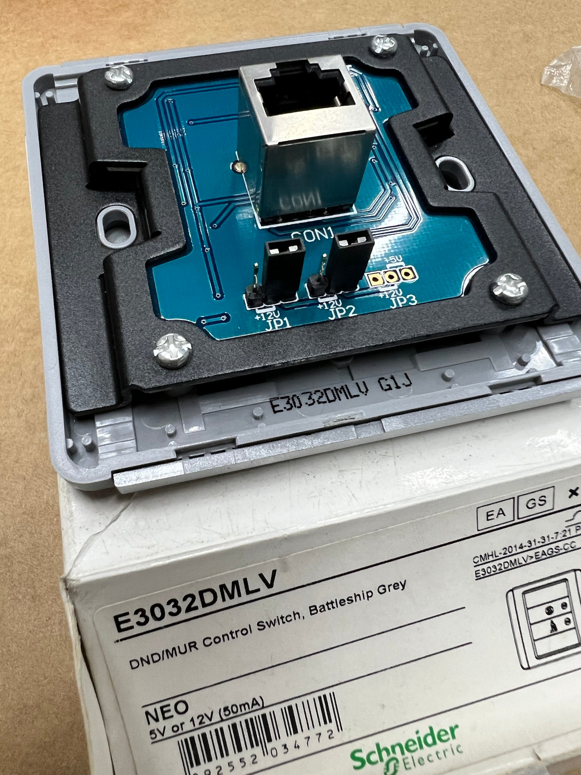 施耐德 E3032DMLV 開關