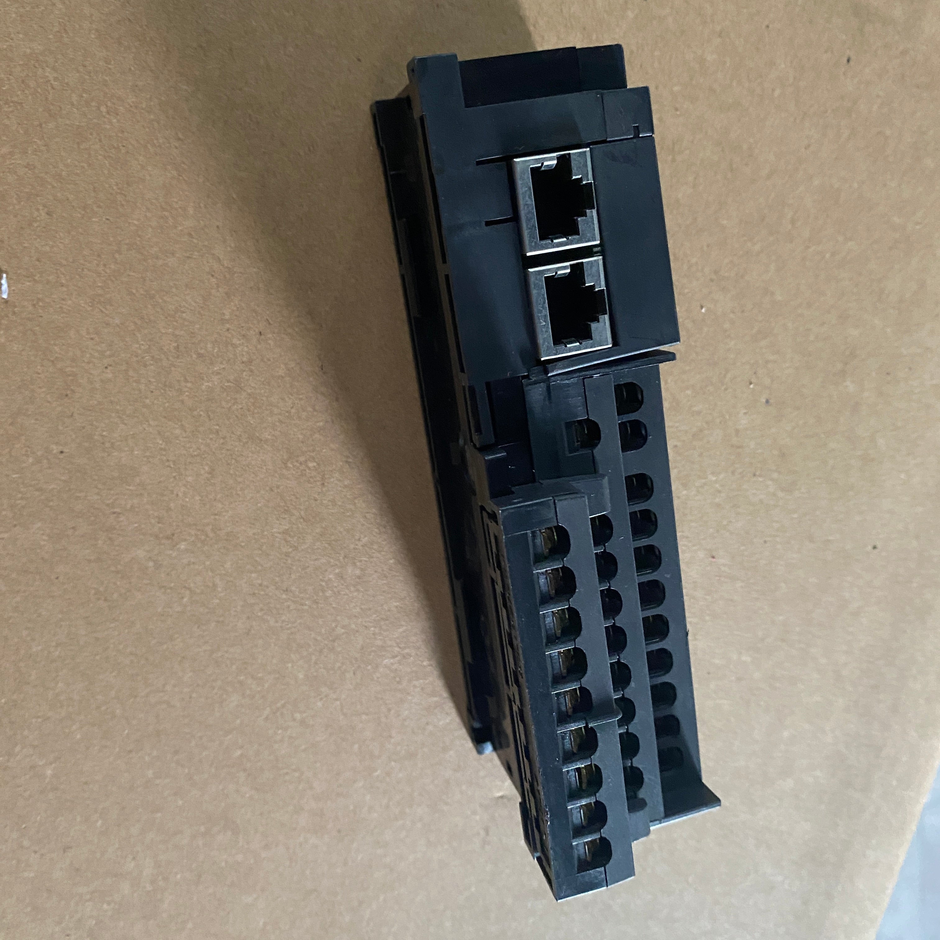 富士NR1SW-16T65DT I/O終端PLC