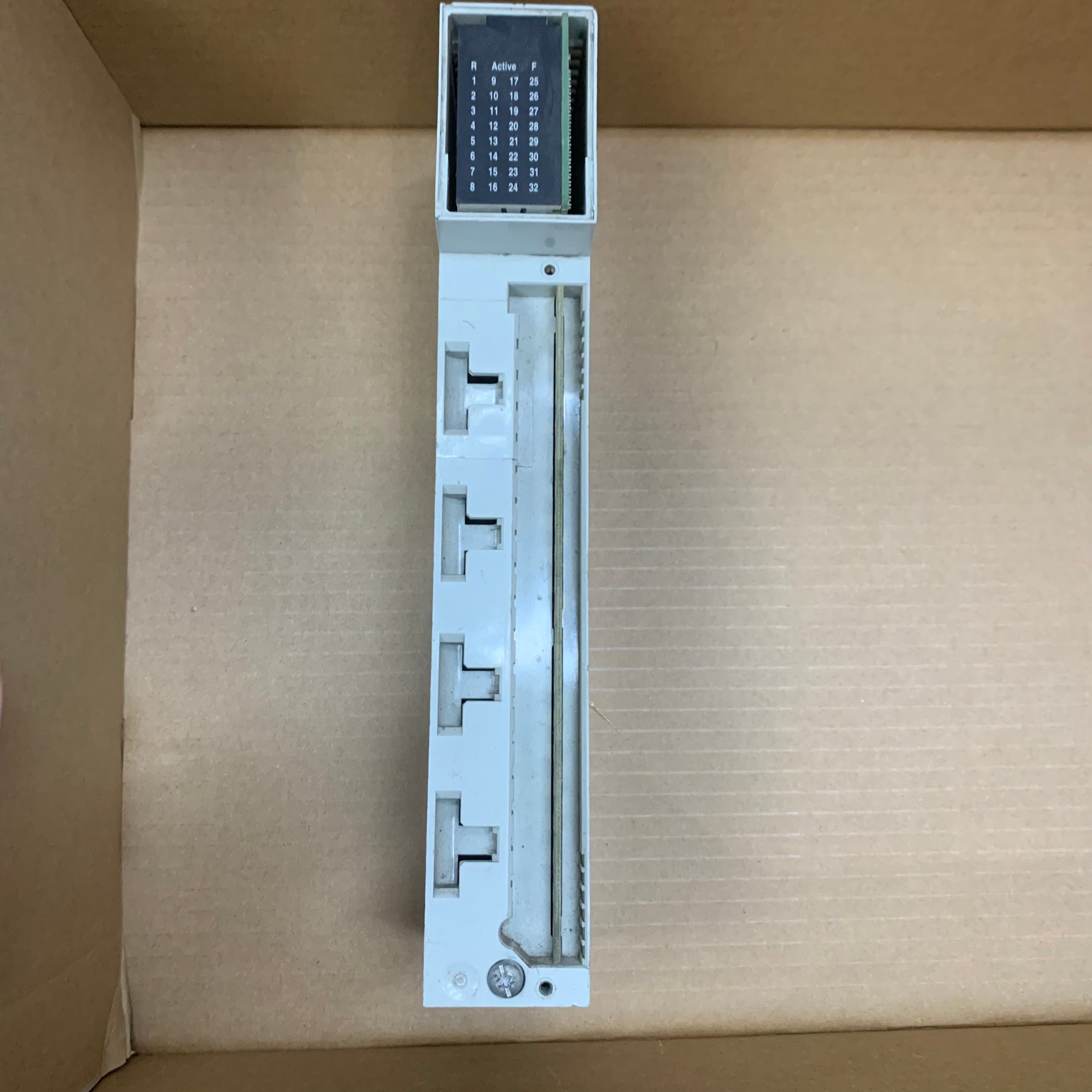 施耐德140DDI85300數位輸入模組