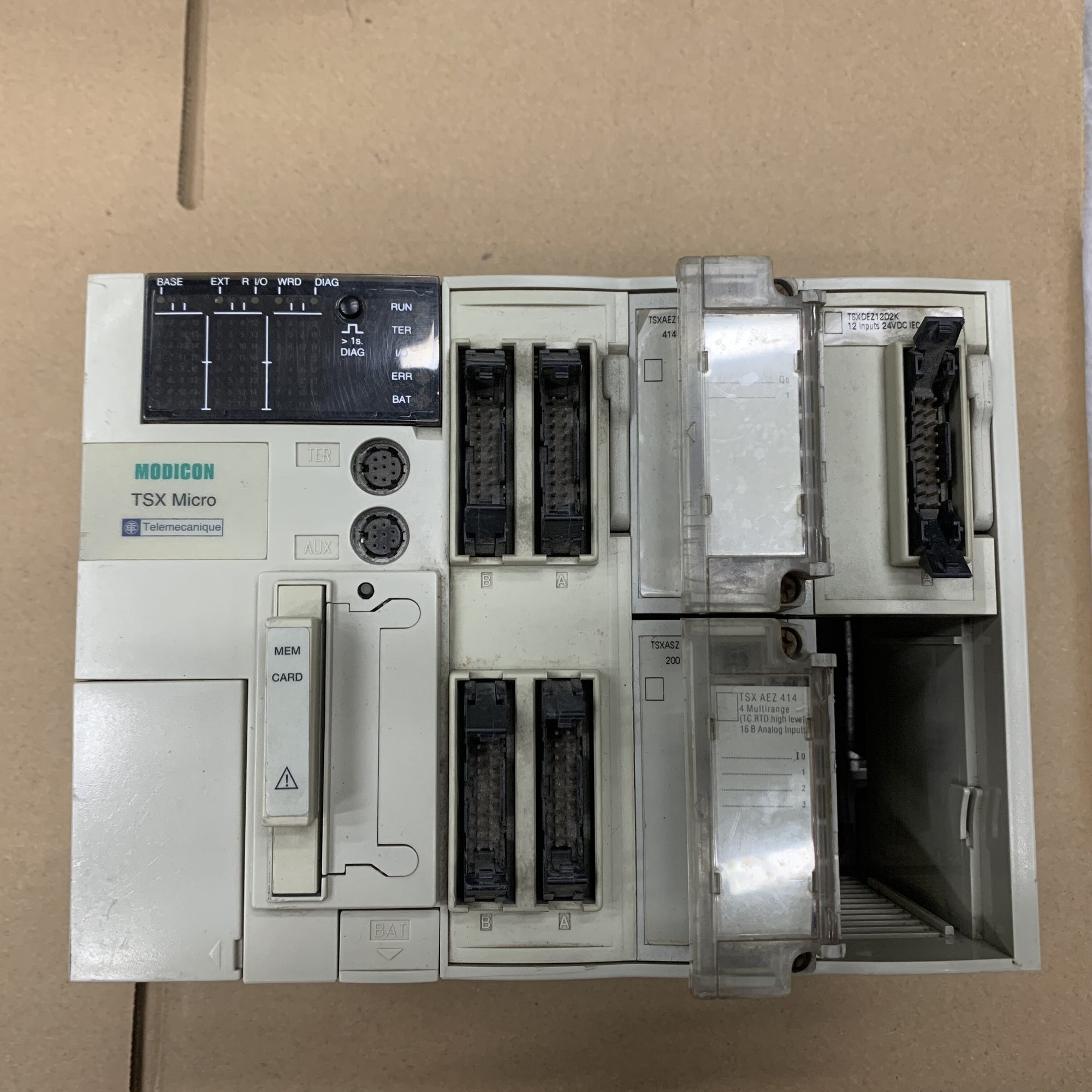 施耐德電機TSX3722101 MODICON TSX MICRO模組化基礎控制器