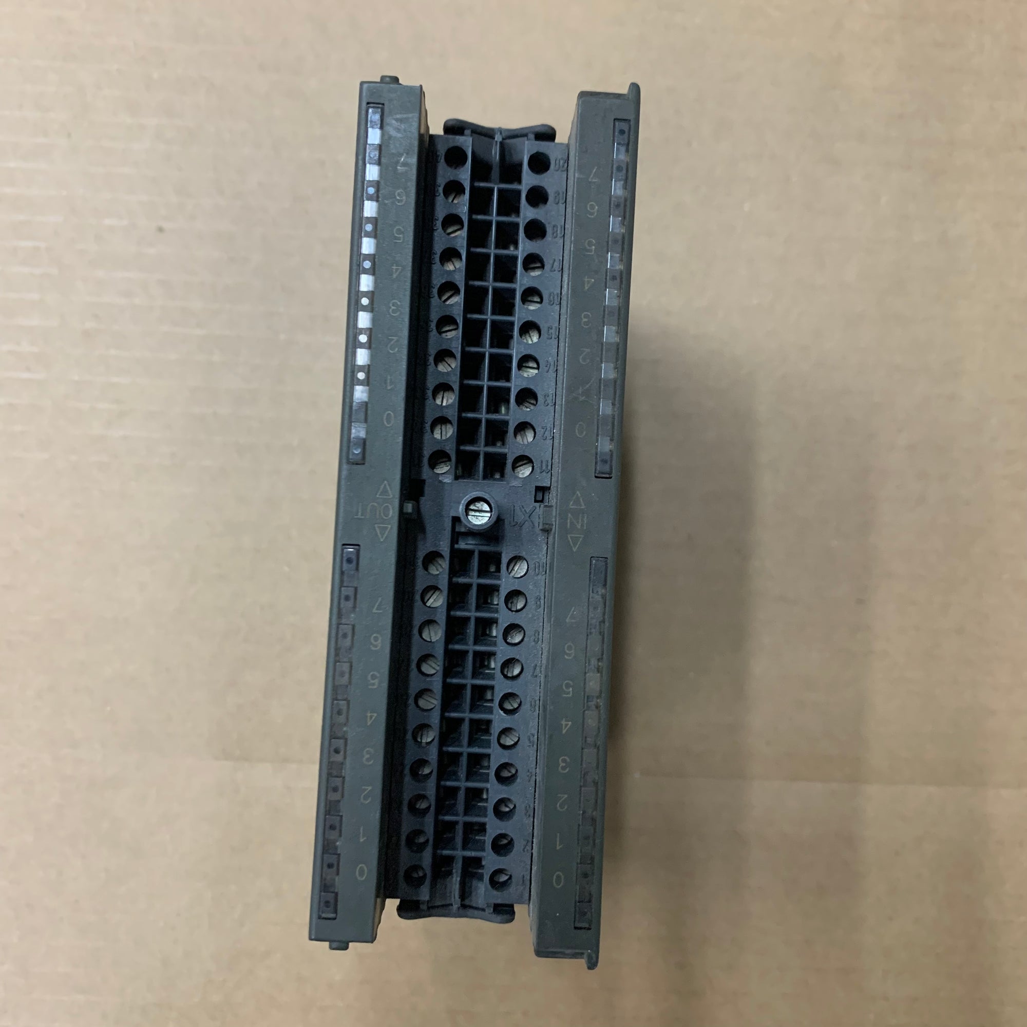 西門子 6ES7323-1BL00-0AA0 數位量輸入/輸出模組