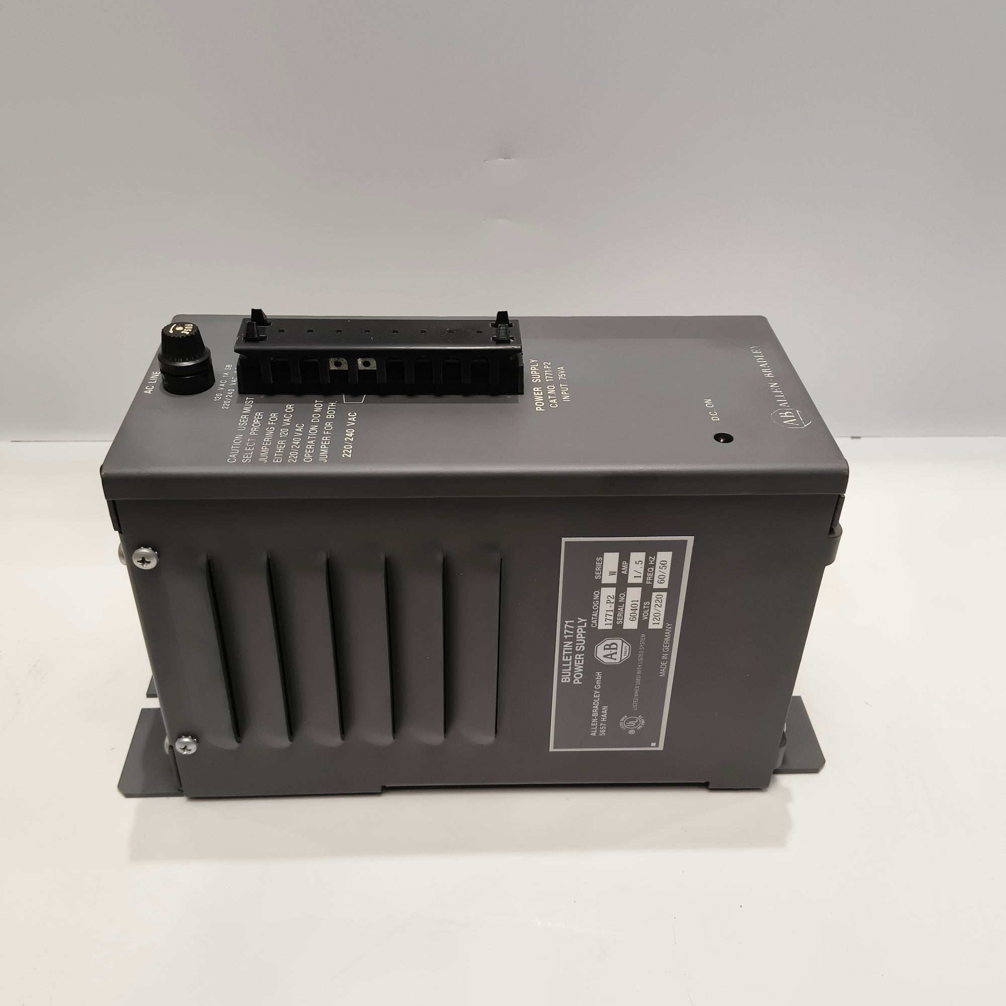 Allen-Bradley 1771-P2 Bulletin 電源 120-220/240 VAC