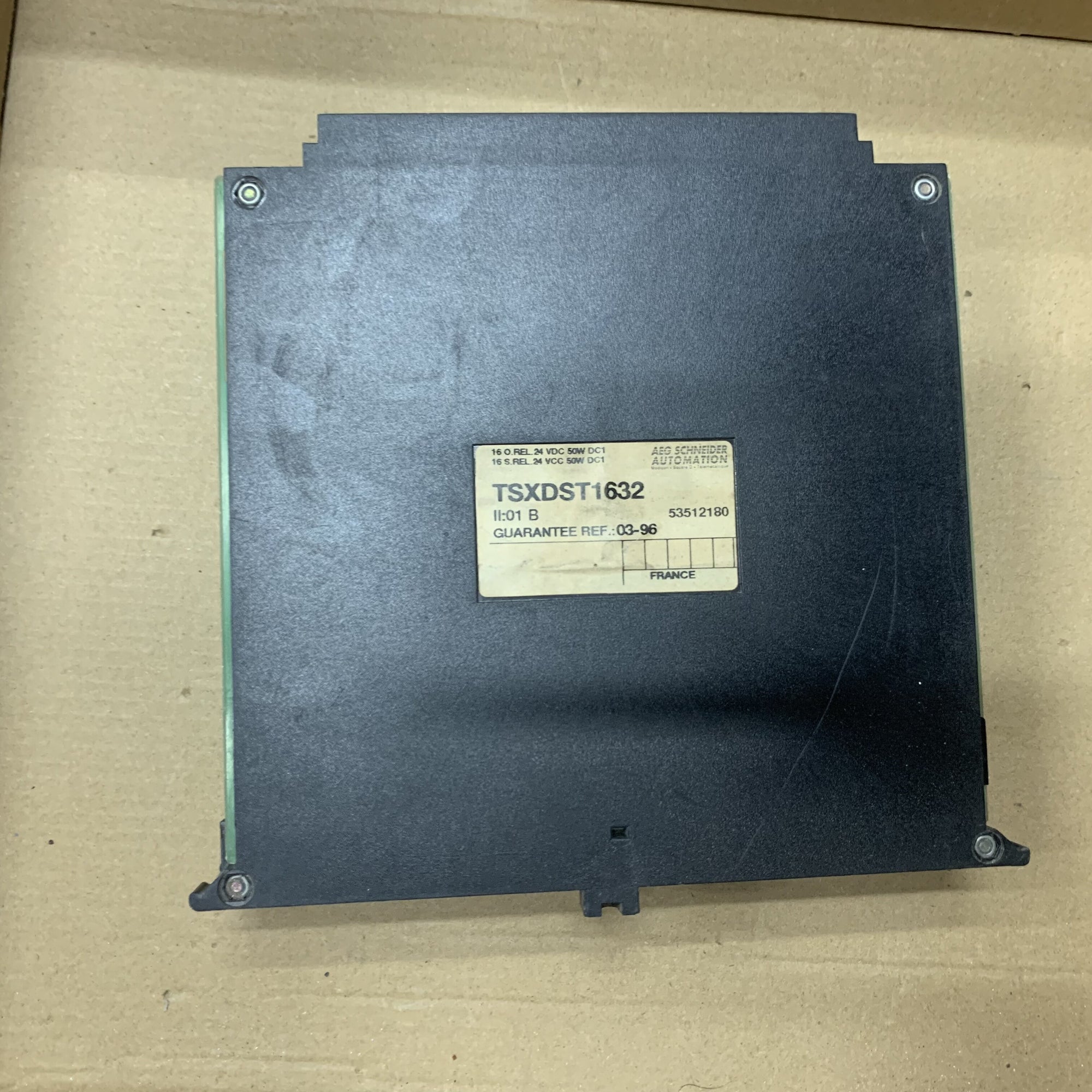 施耐德 TSXDST1632 輸出模組