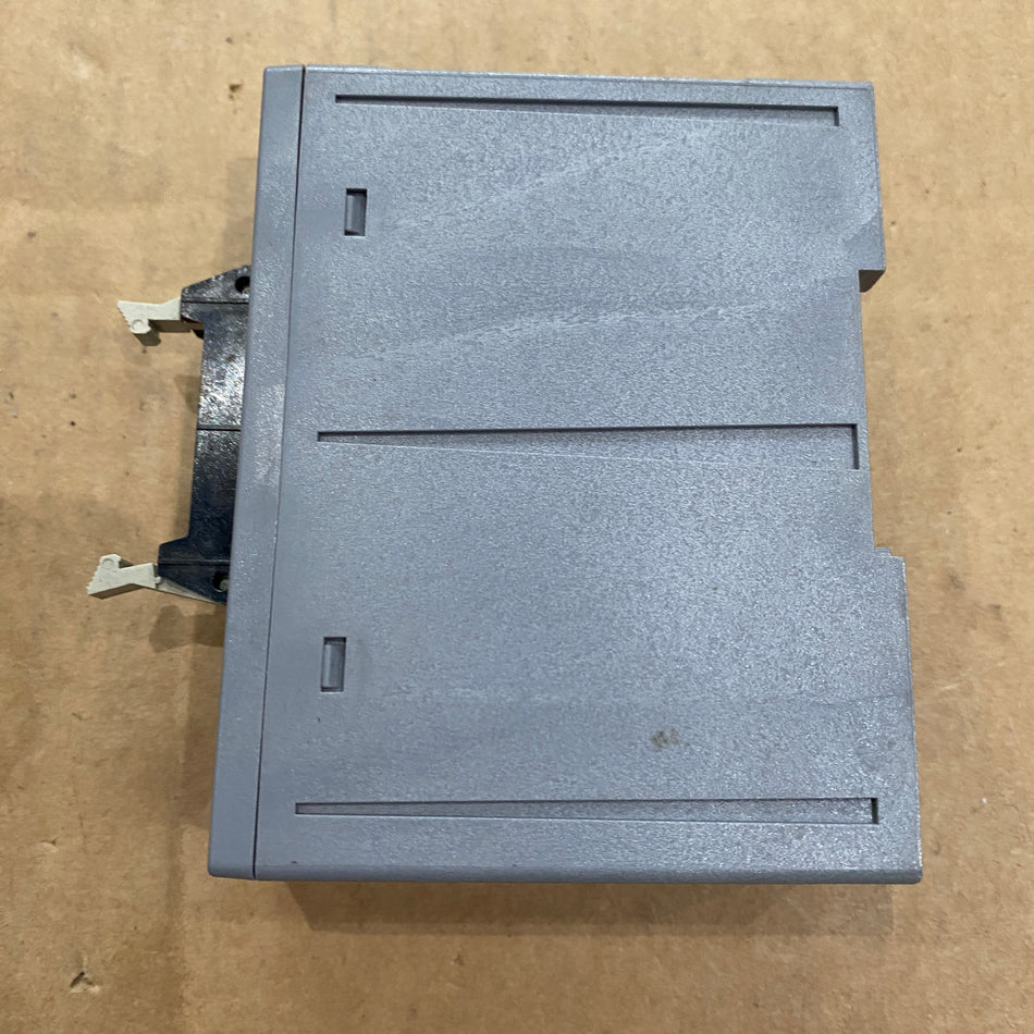 山武 SAB10-TA16J3A 控制器