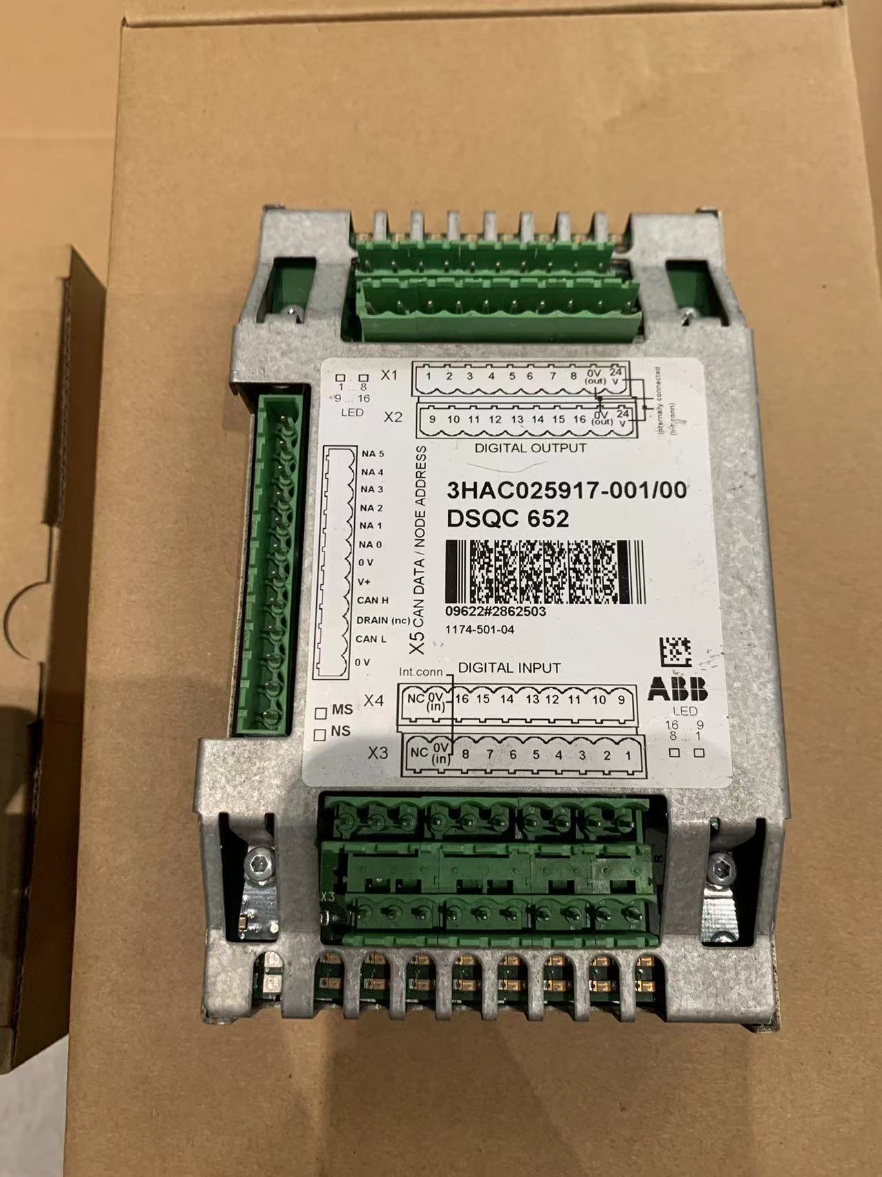 ABB 3HAC025917-001/00 DSQC 652 數位輸入輸出模組
