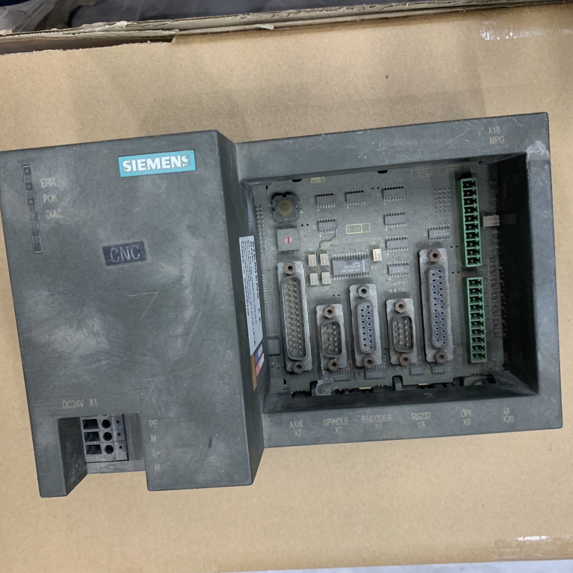 西門子 6FC5510-0BA00-0AA0 6FC55100BA000AA0 控制系統