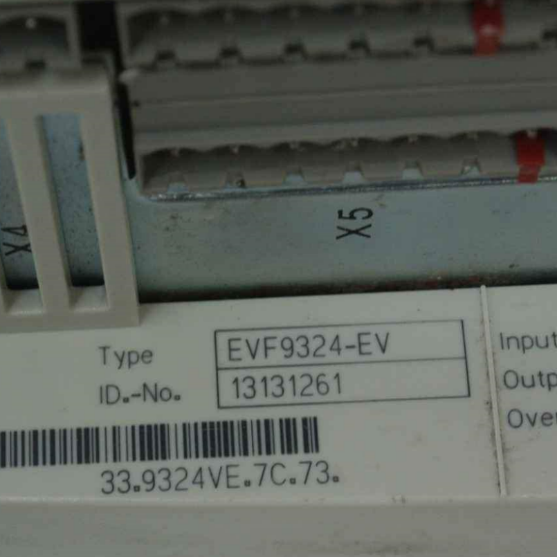 Lenze EVF9324-EV 逆變器輸入 400/480V
