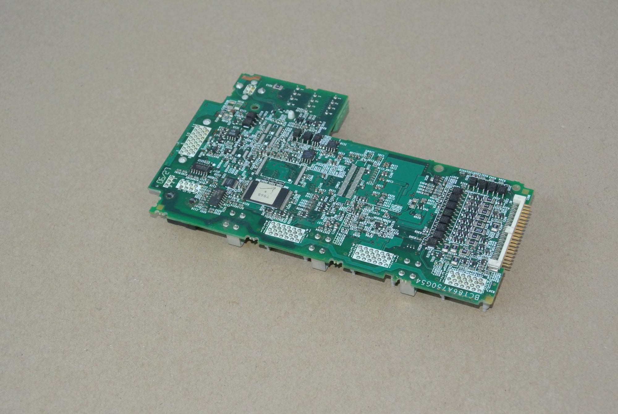 三菱A700 BC186A750G54主機板