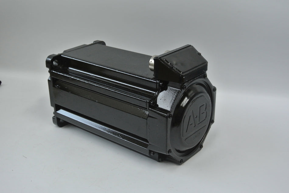 ALLEN-BRADLEY MPL-B540K-SJ24AA SERVO MOTOR