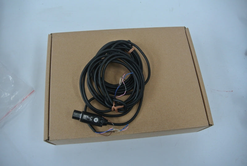Omron E3RA-TP11-D Photoelectric switch