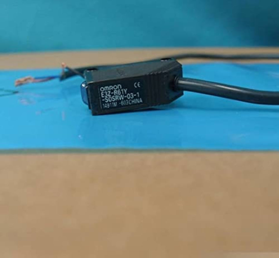 OMRON E3Z-R61Y-SOSRW-03-1 PHOTOELECTRIC SWITCH