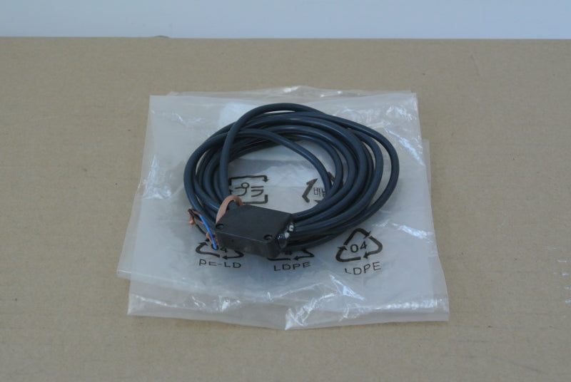 OMRON E3Z-T61-DT-D PHOTOELECTRIC SWITCH