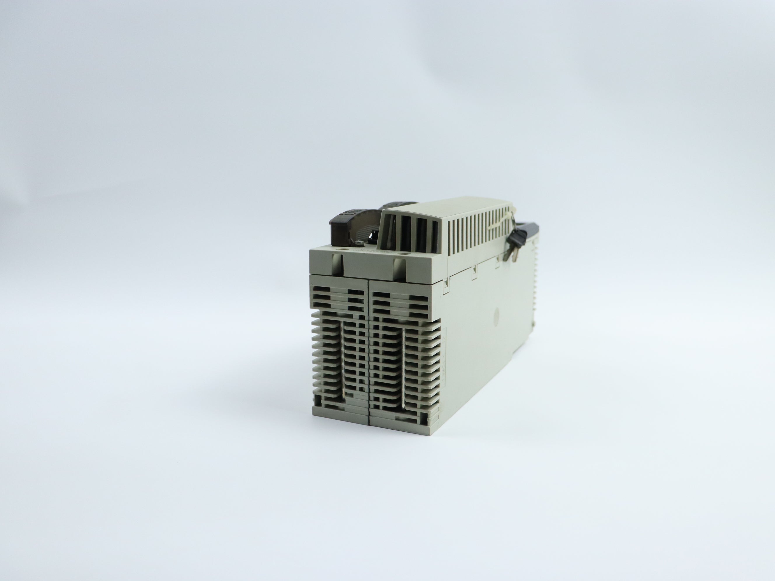 施耐德140CPU67160變頻器