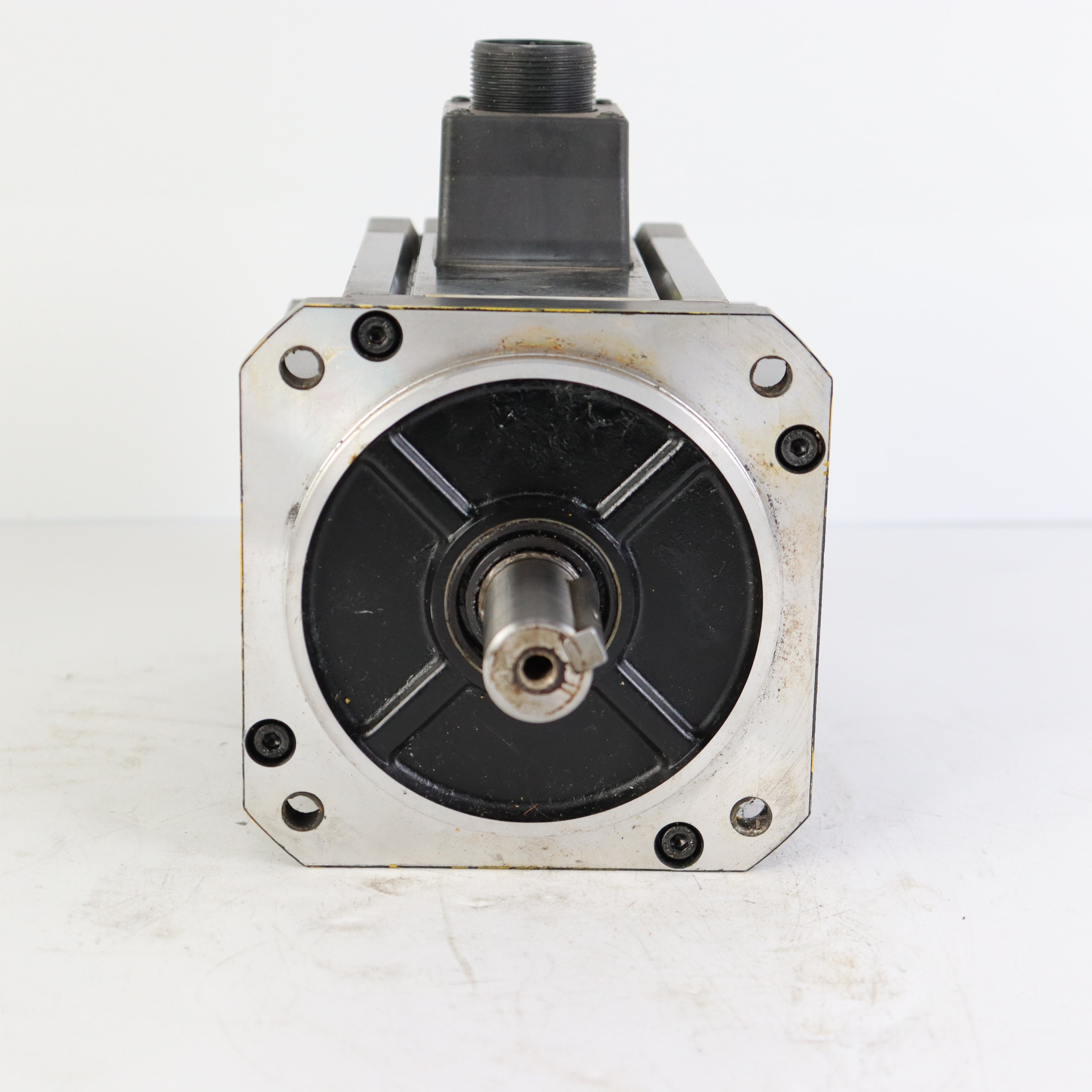 Panasonic MDME202SCHM2 motor