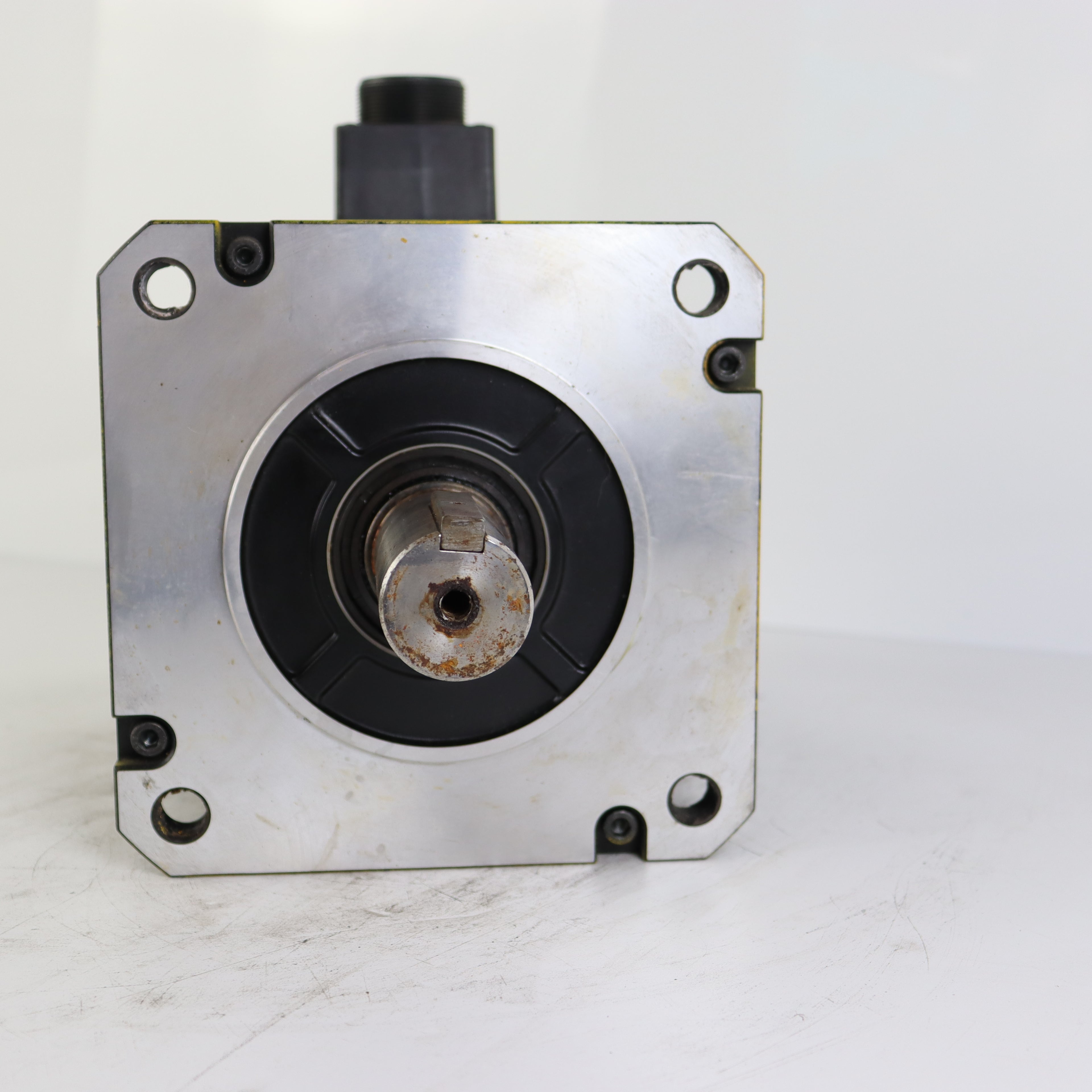 Panasonic MHME502SCHM2 motor