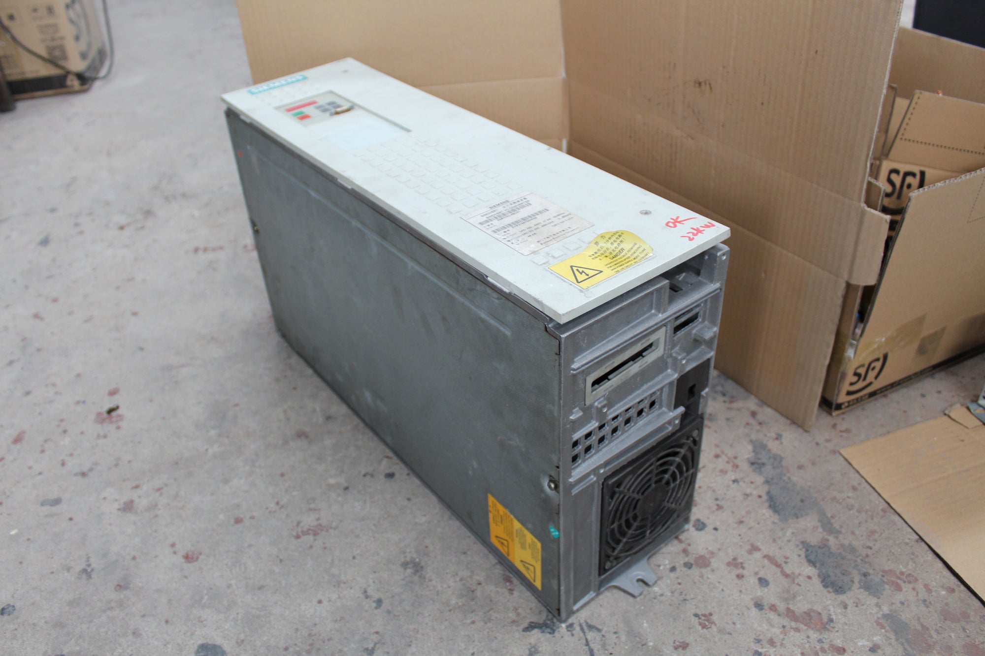 西門子6SE7023-4EC61交流驅動器