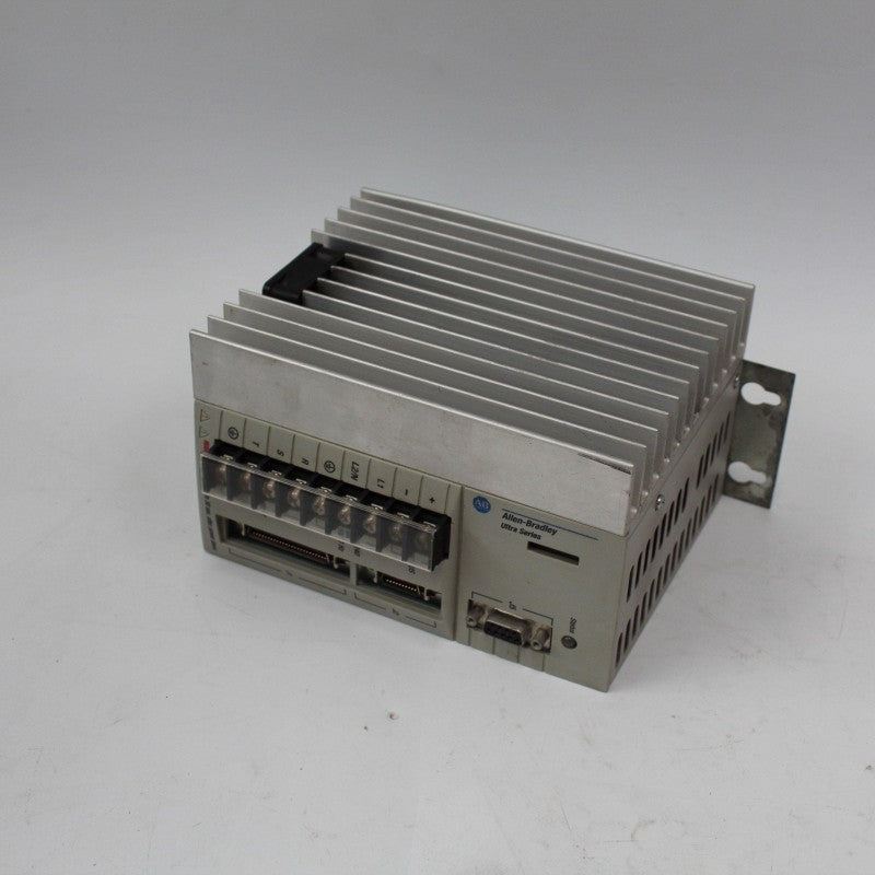Allen Bradley 1398-DDM-019 Ultra 100 交流伺服驅動器