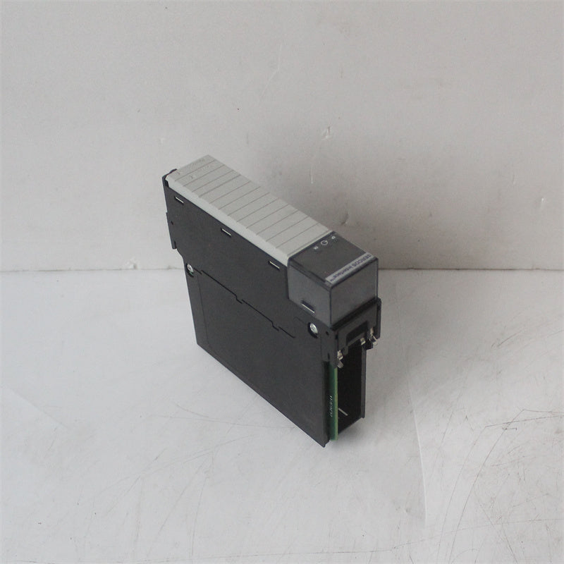 艾倫-布拉德利 1756-M03SE PLC