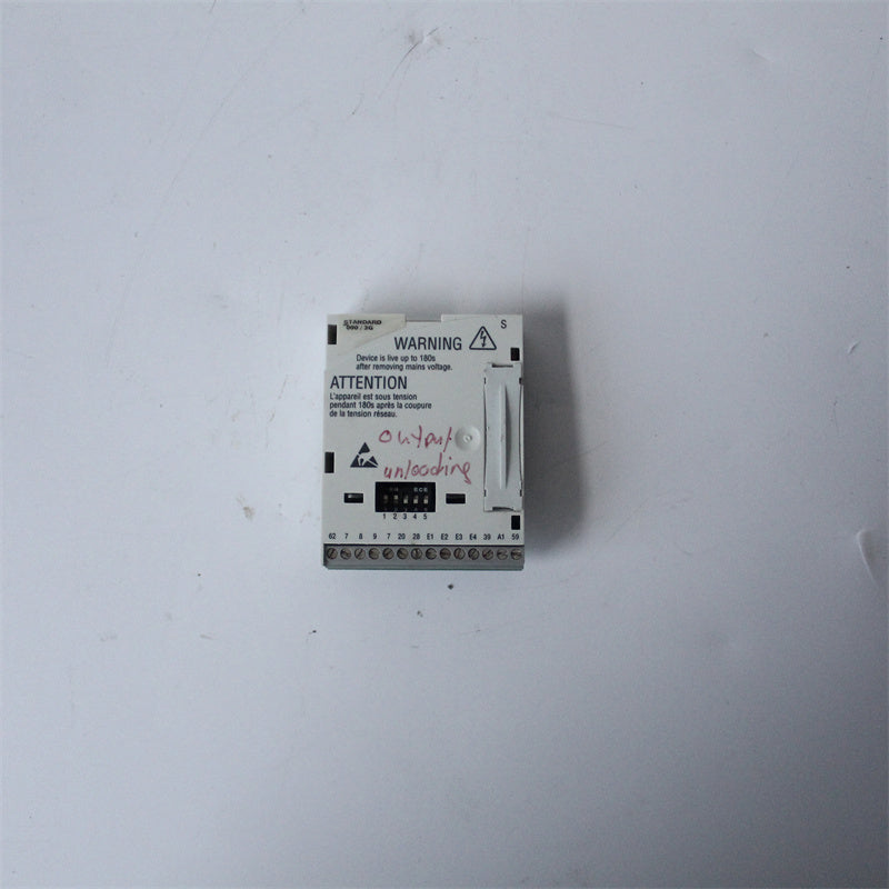 Lenze E82ZAFSC 標準 I/O 模組