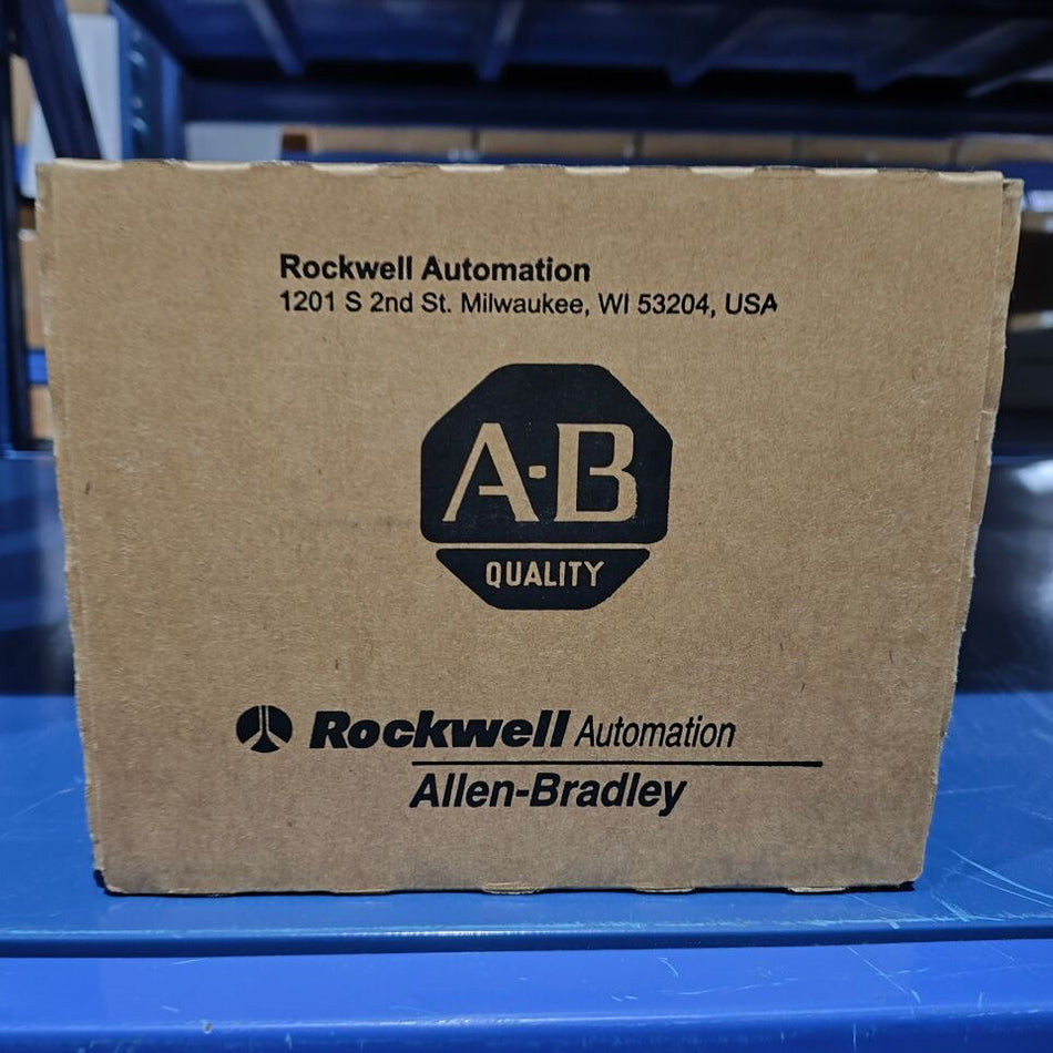 ALLEN BRADLEY 1769-OB32 1769-0B32 COMPACTLOGIX OUTPUT MODULE