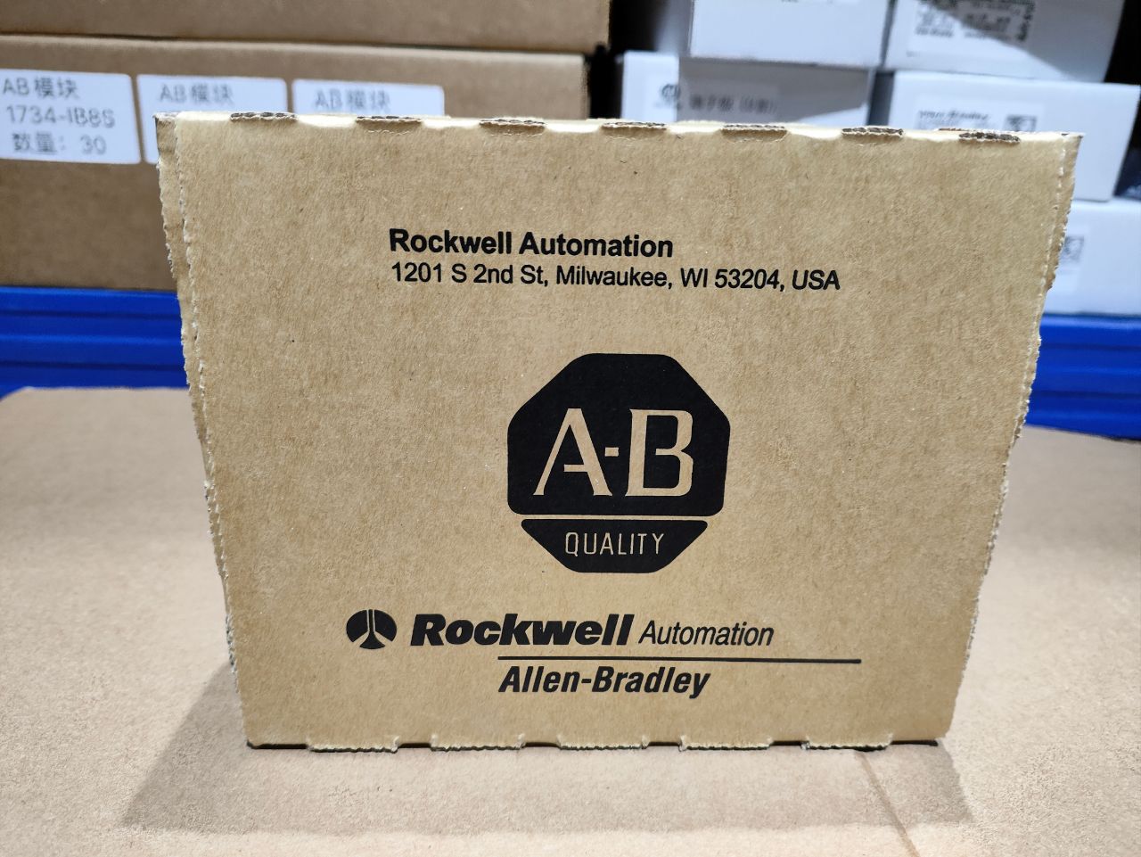 1769-IQ16 Allen Bradley 16PT 汲極源輸入模組