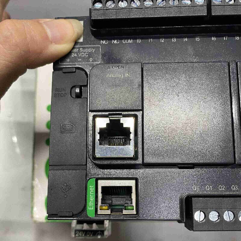 施耐德TM221CE40T控制器模組