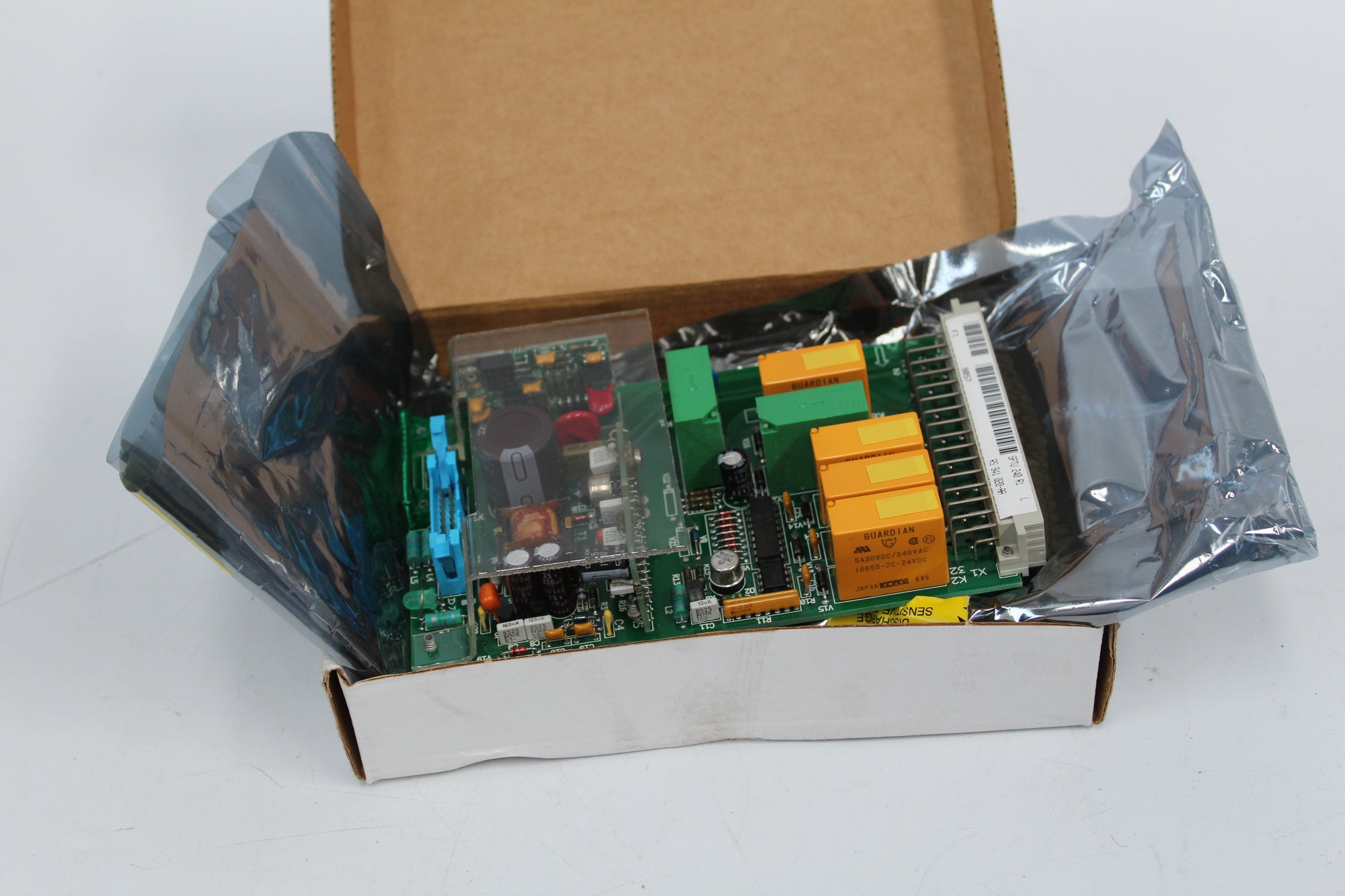 ABB SPTU 240 R1 繼電器模組