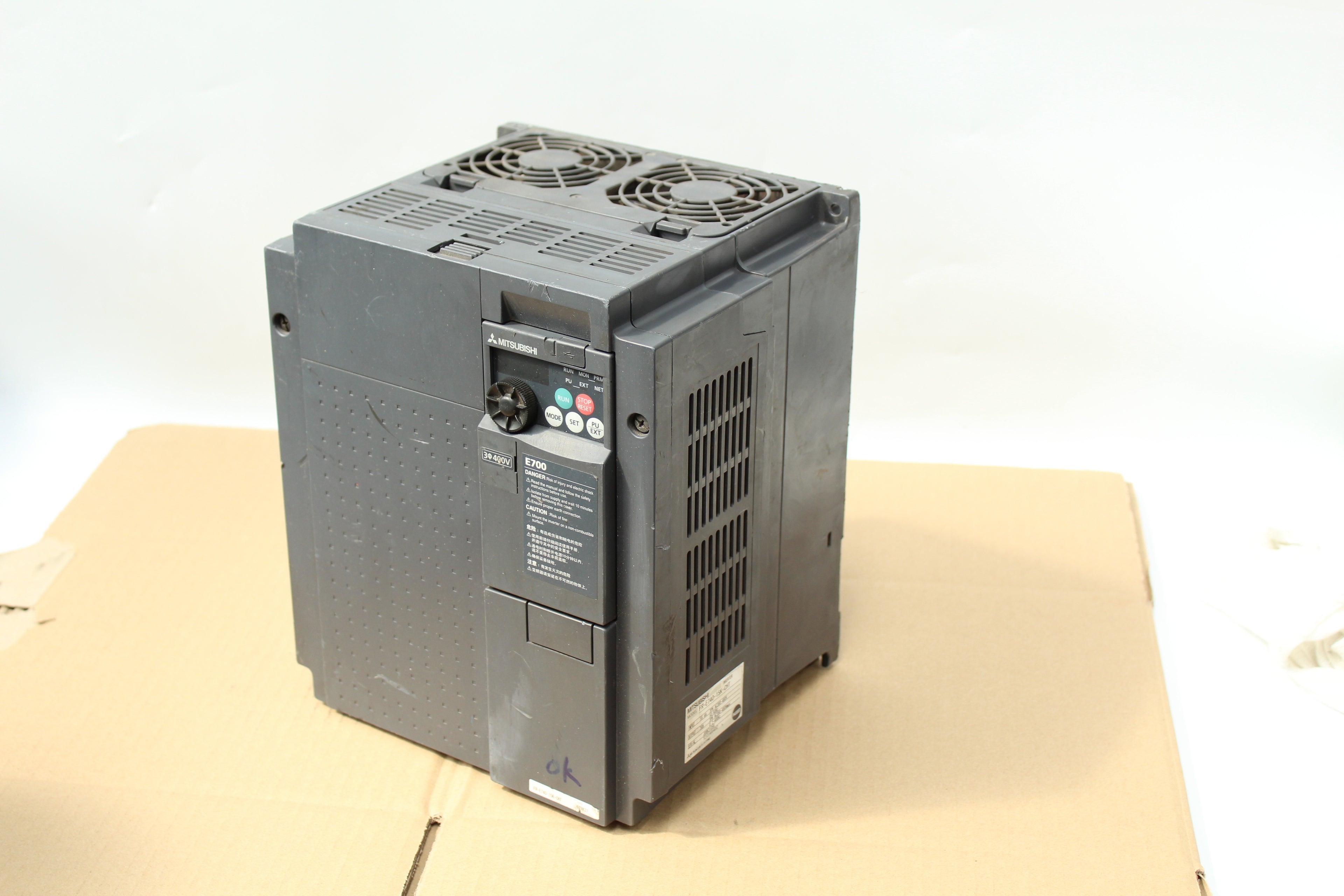 三菱FR-E740-15K-CHT變頻器