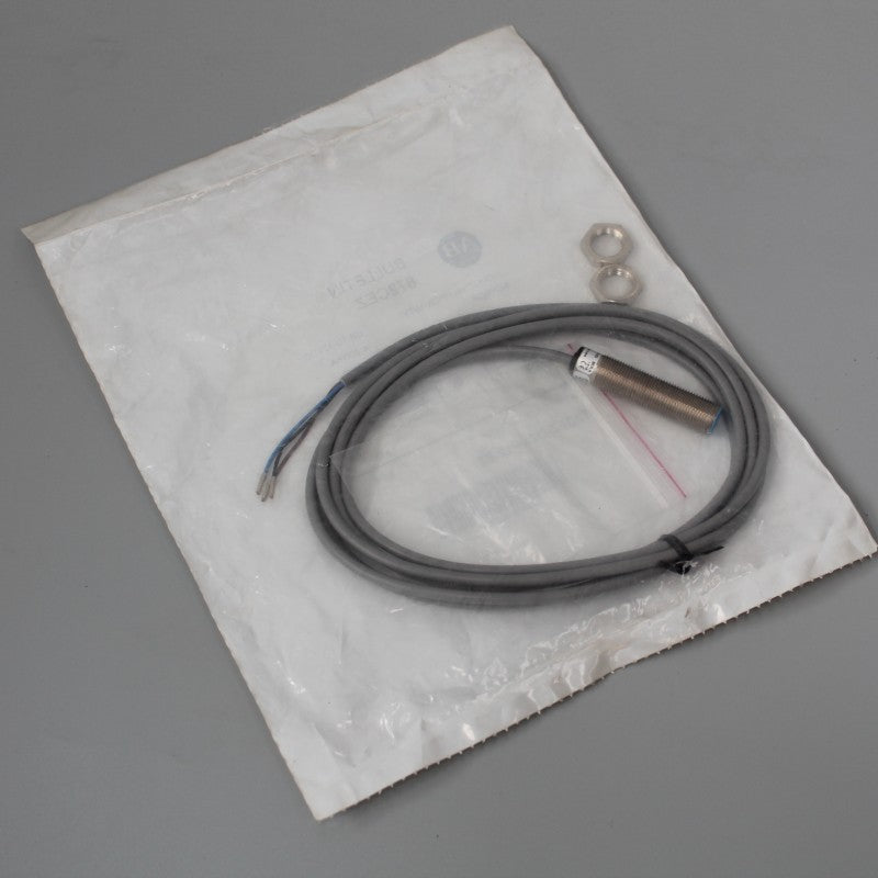 Allen Bradley 872CEZ-DZNP12-E2 接近開關感知器