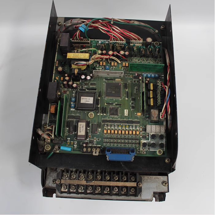 富士 FRN011M3-21 主軸驅動器