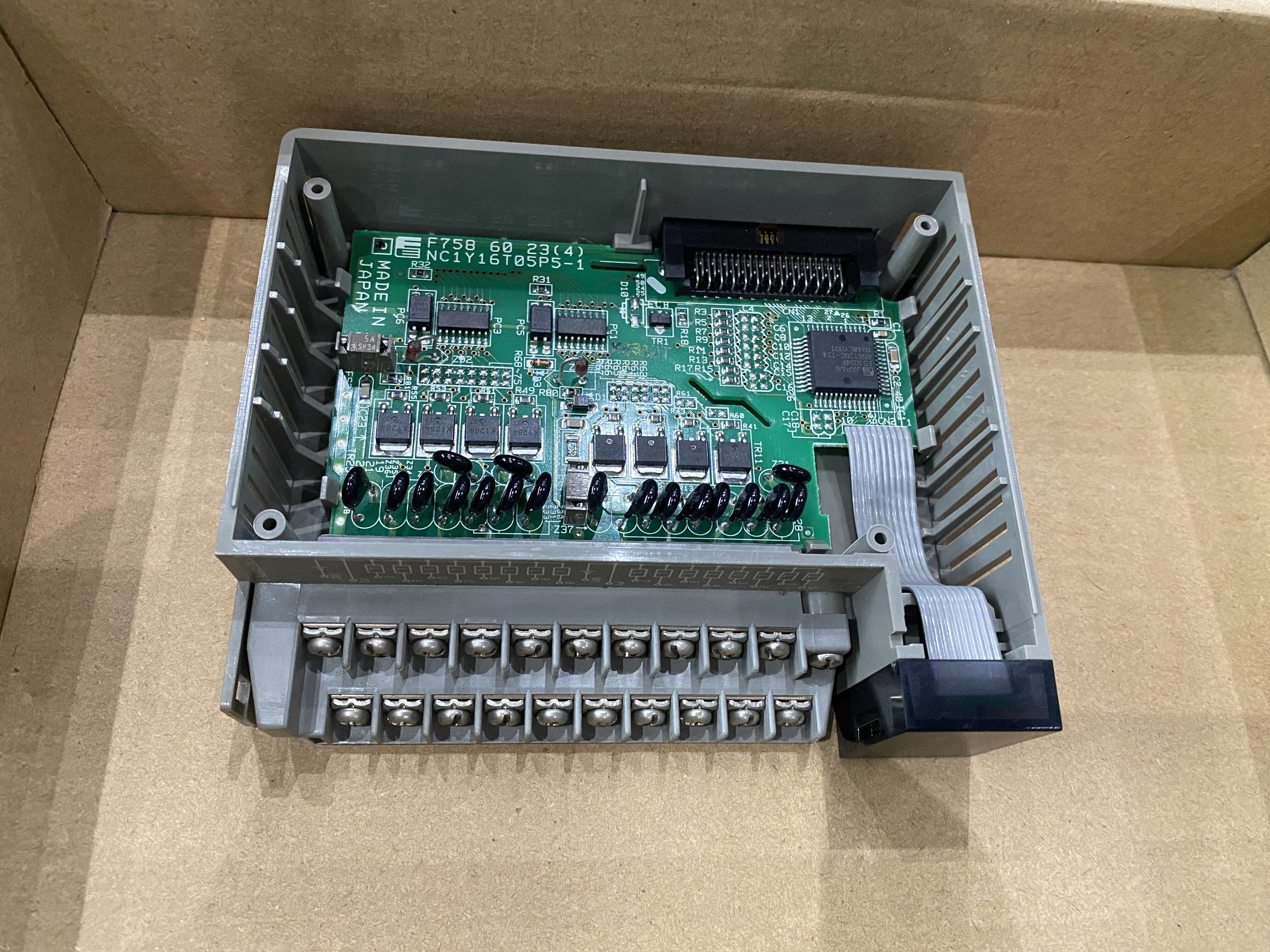 富士馬達 MICREX-F NC1Y16T05P5-1 數位輸出模組