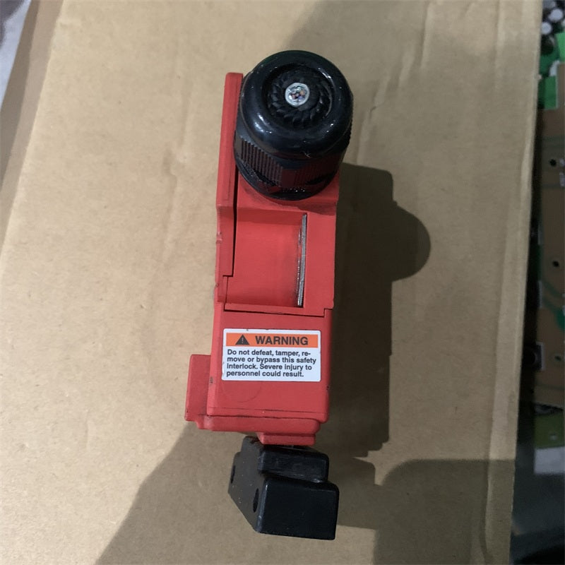 Allen-Bradley 440K-T11467 B Safety Interlock Switch – Rockss Automation