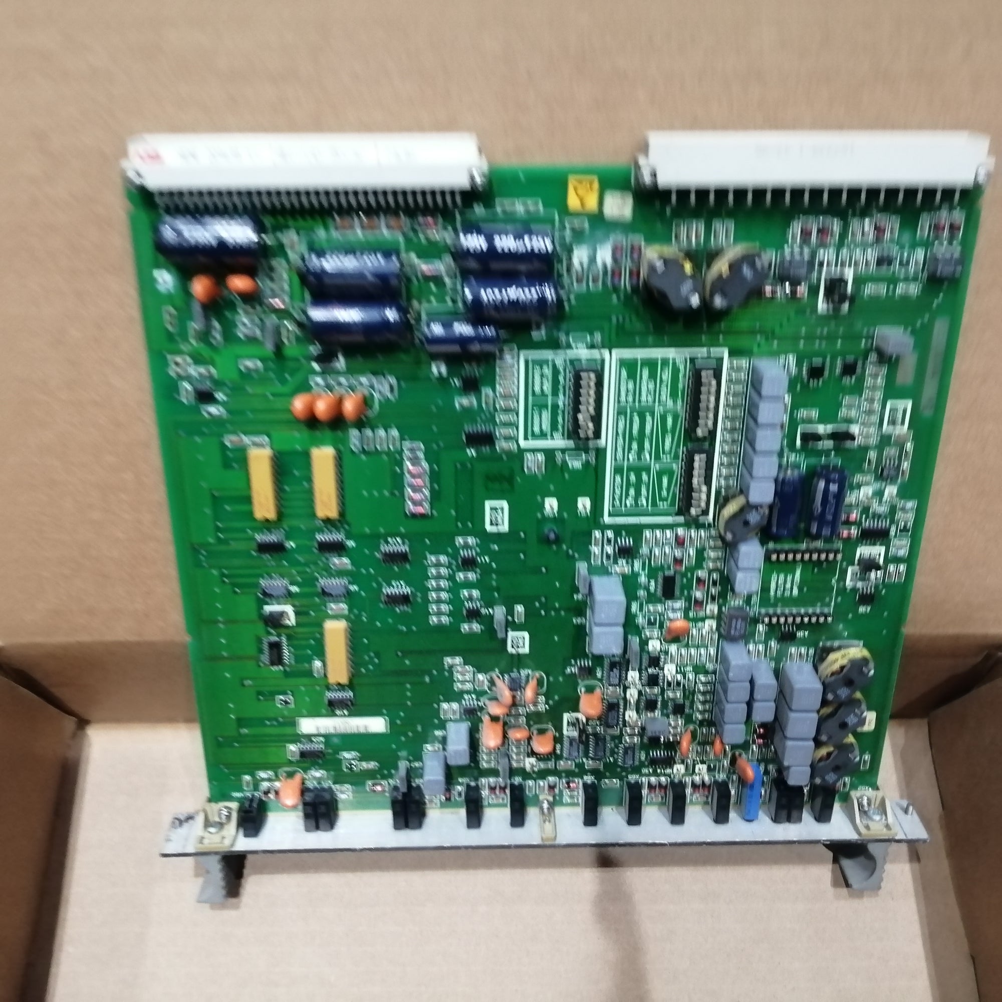 ABB HE017245-355/36 卡