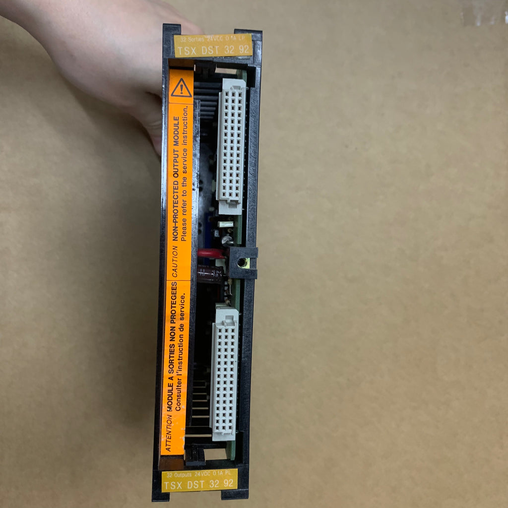 施耐德電機 TSXDST3292 PLC 模組