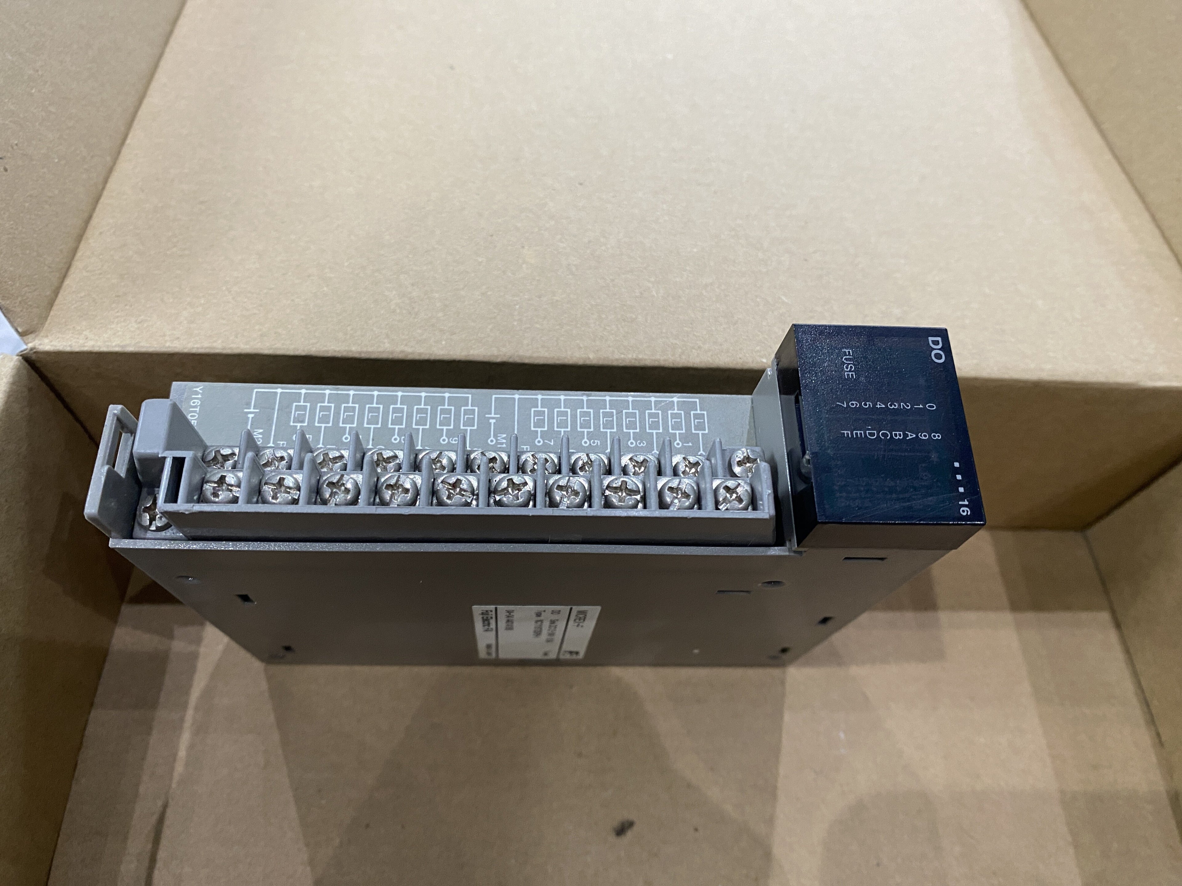 富士馬達 MICREX-F NC1Y16T05P5-1 數位輸出模組