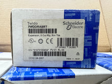 將圖片載入圖庫檢視器 Schneider TWDDRA8RT Discrete Output Module