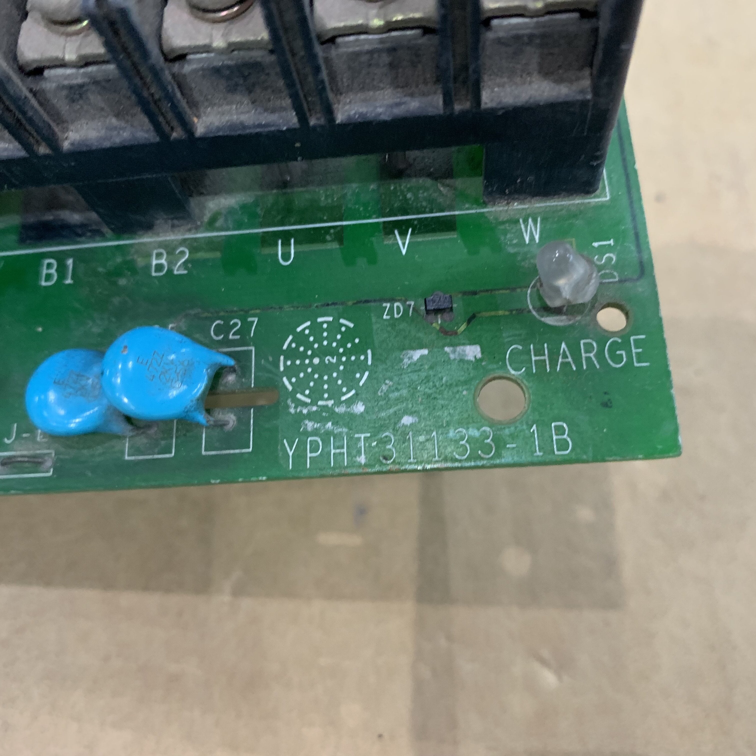 安川 YPHT31133-1B ETP615160 電路板