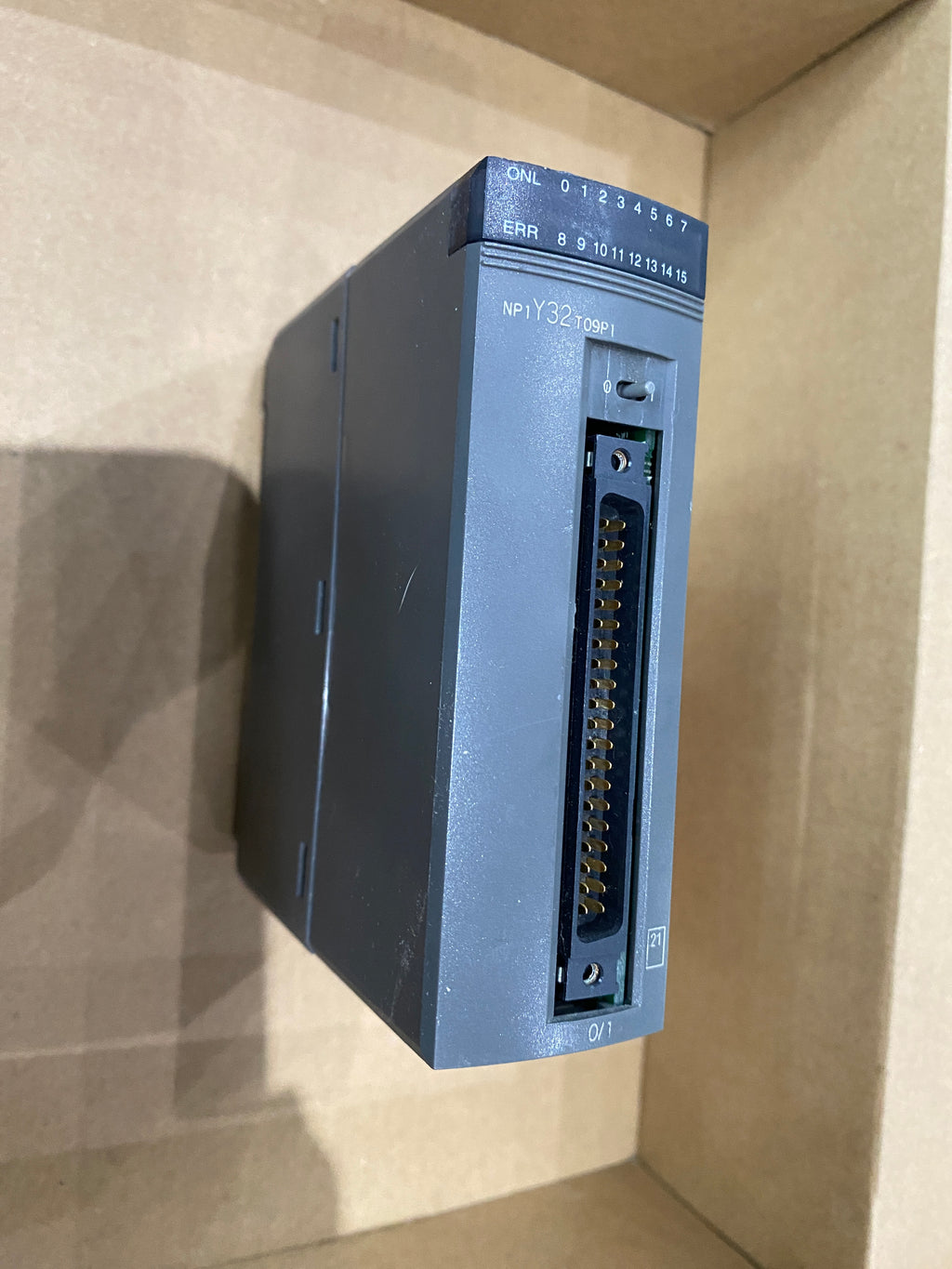富士馬達NP1Y32T09P1 PLC模組