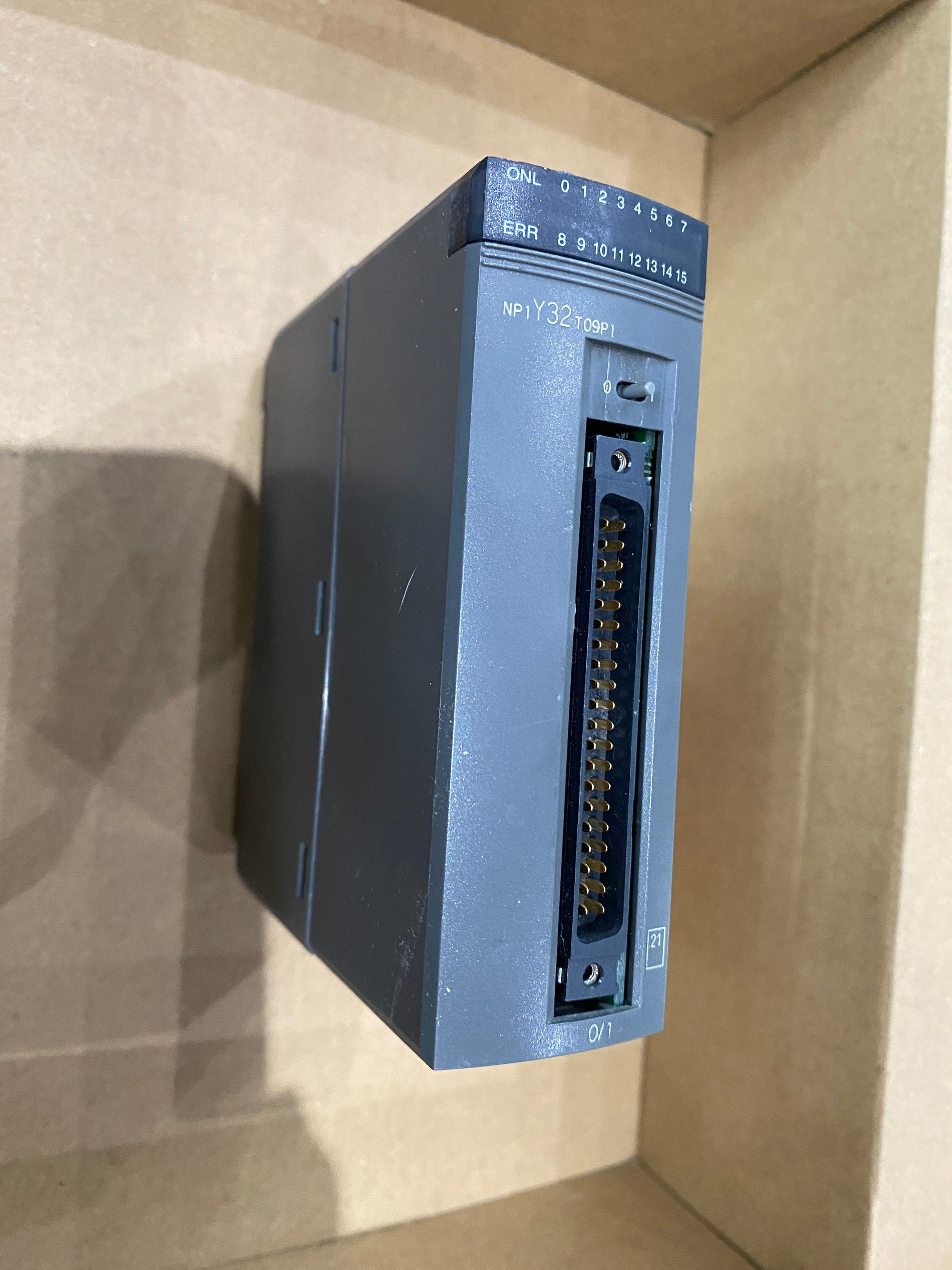 富士馬達NP1Y32T09P1 PLC模組
