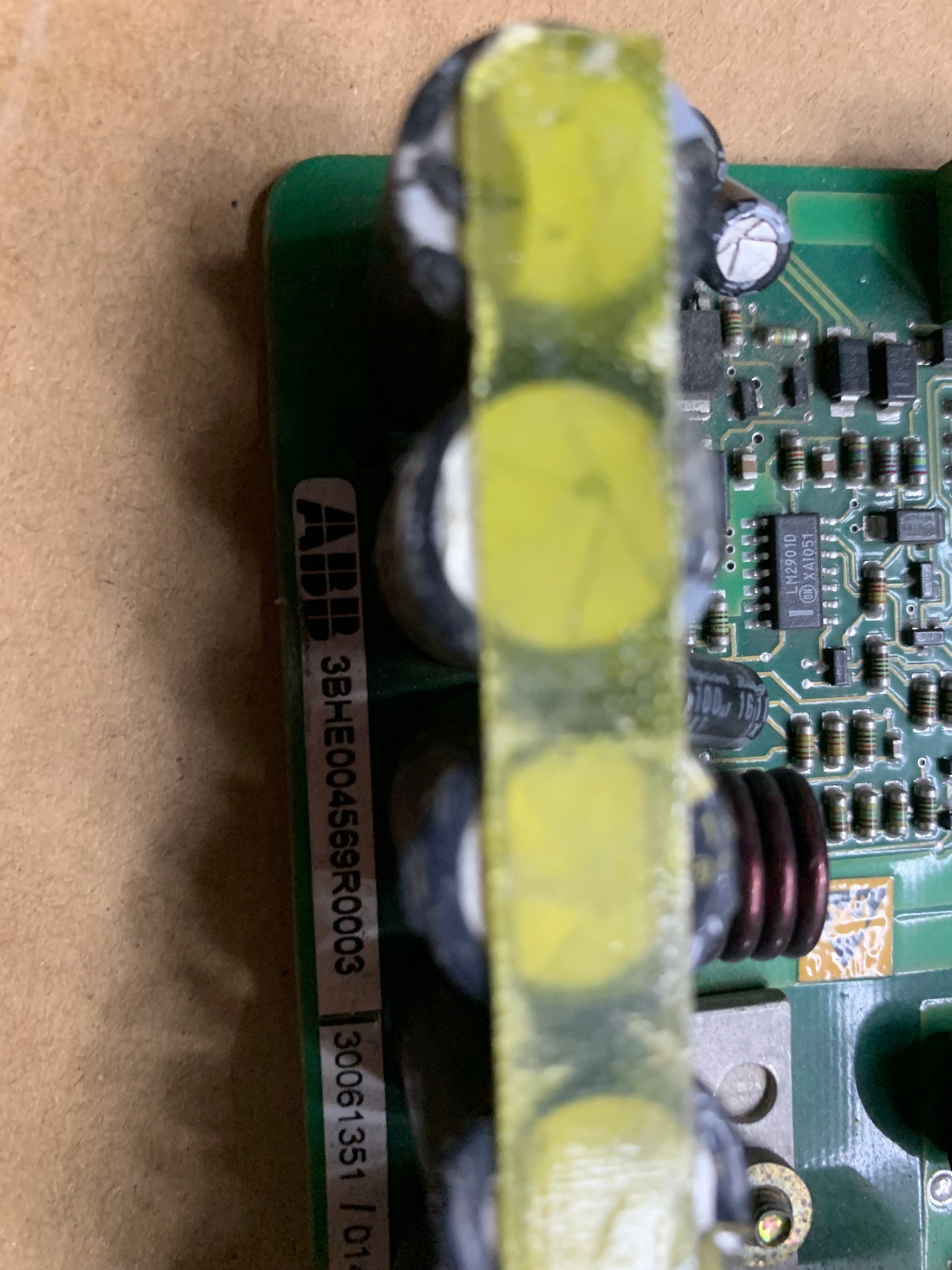 ABB 3BHE004569R0003 3BHE004570P0201 電路板