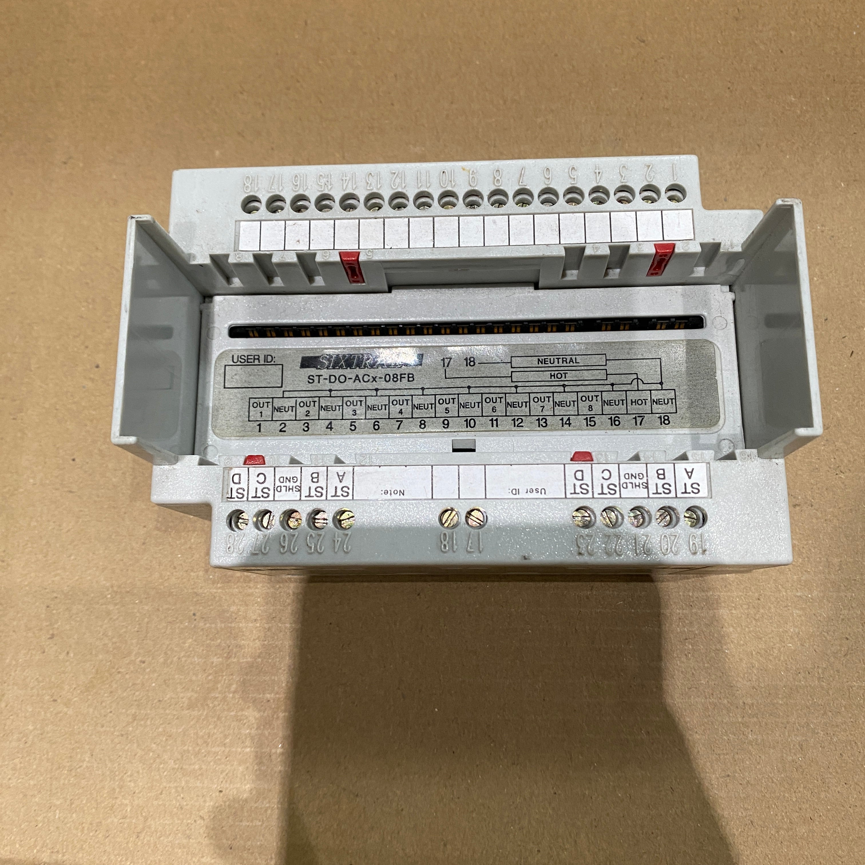 SixTrak ST-DO-ACx-08FB Module - Rockss Automation