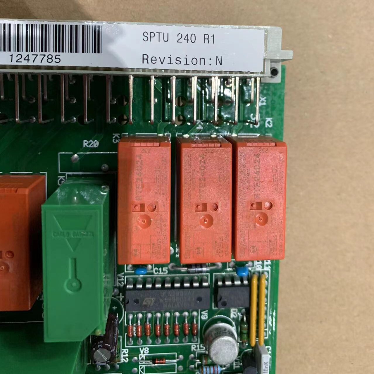 ABB SPTU 240 R1 SPAZ2296R 繼電器模組