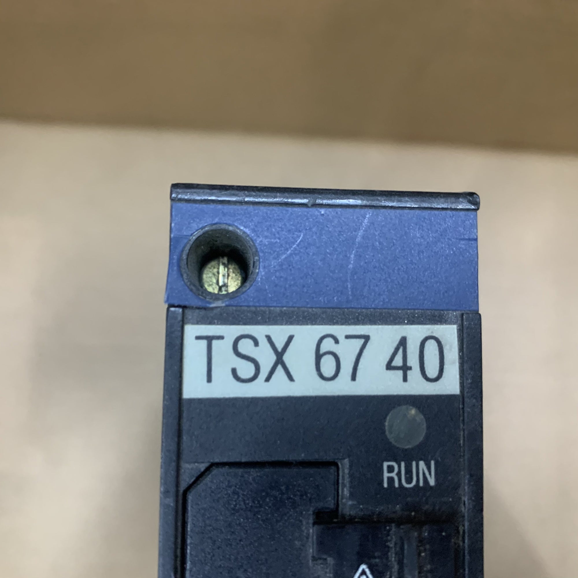 施耐德電機 TSX6740 PLC 模組