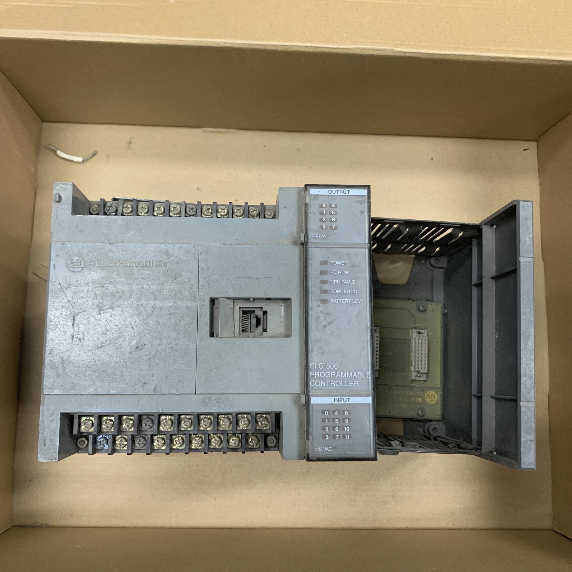 ALLEN BRADLEY 1746-A2 PLC機架