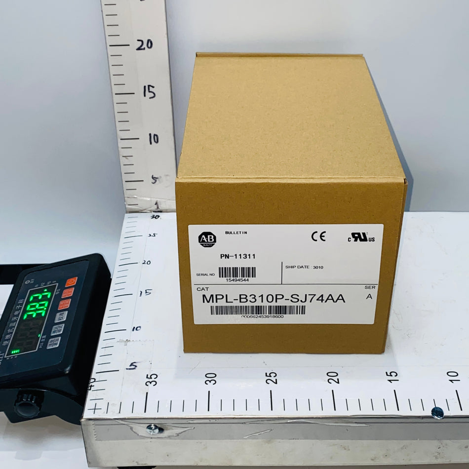 Allen Bradley MPL-B310P-SJ74AA Kinetix Inverter Duty AC Servo Motor