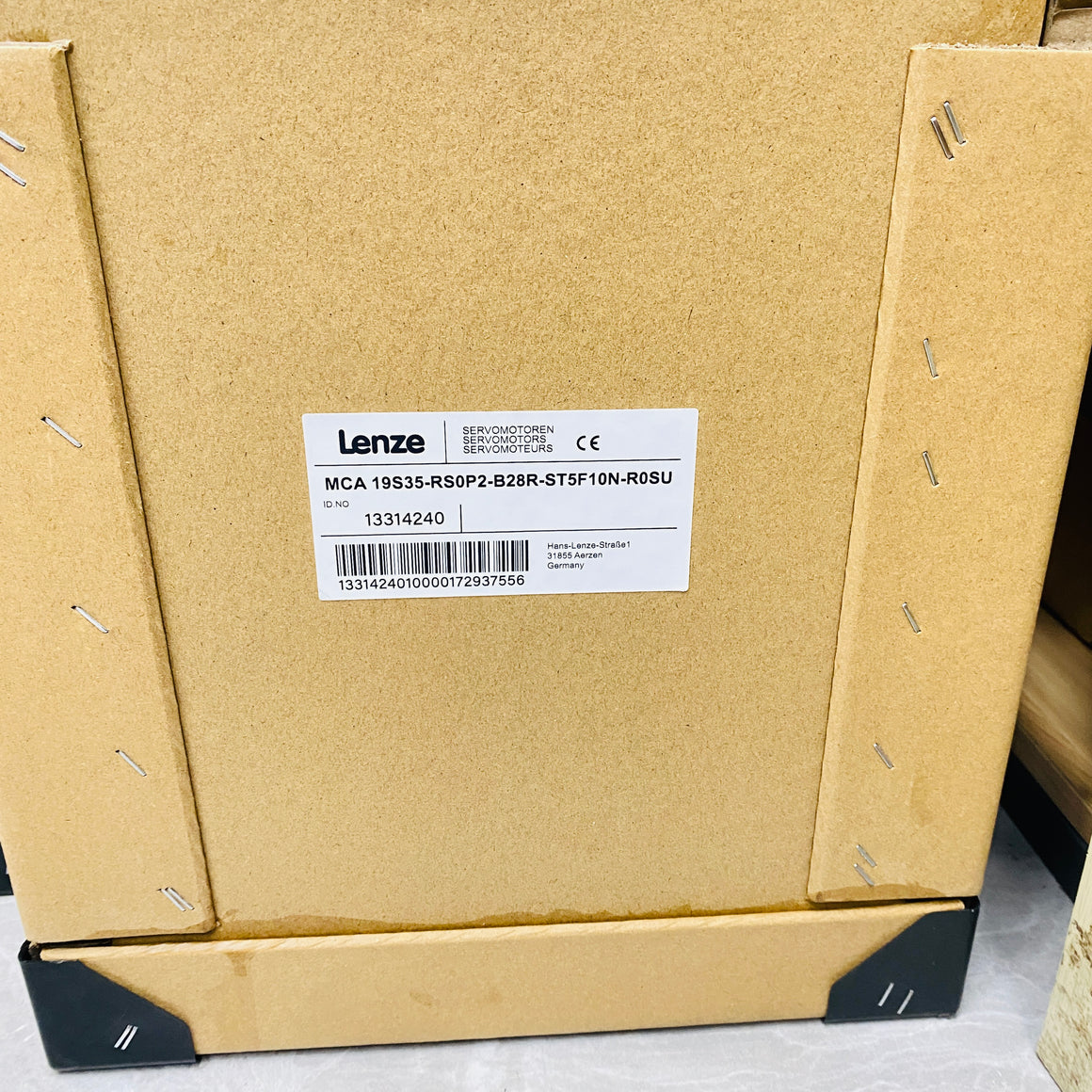 LENZE Motor MCA19S35-RS0P2-B28R-ST5F10N-R0SU - Rockss Automation