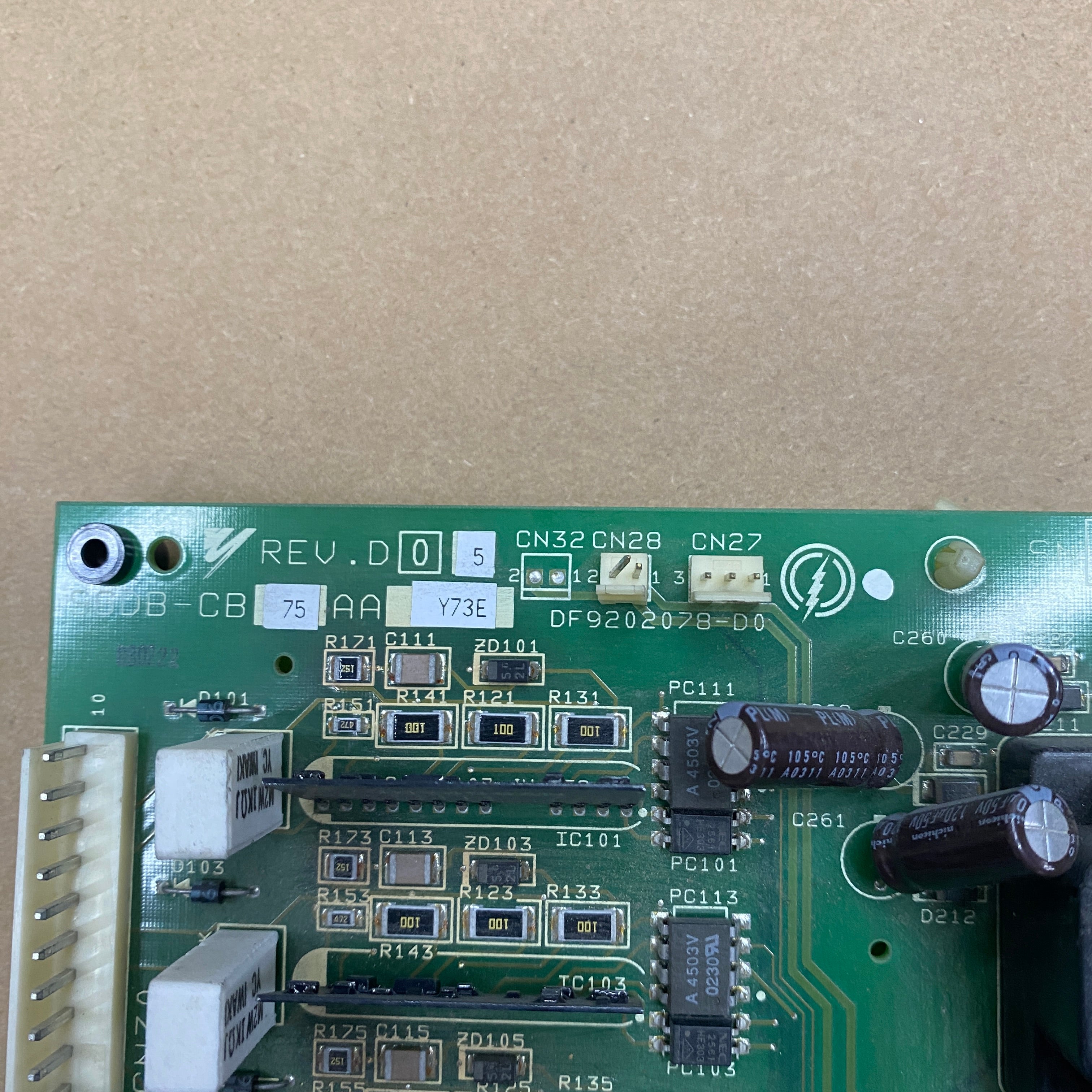 安川SGDB-CB75AAY73E機器人卡