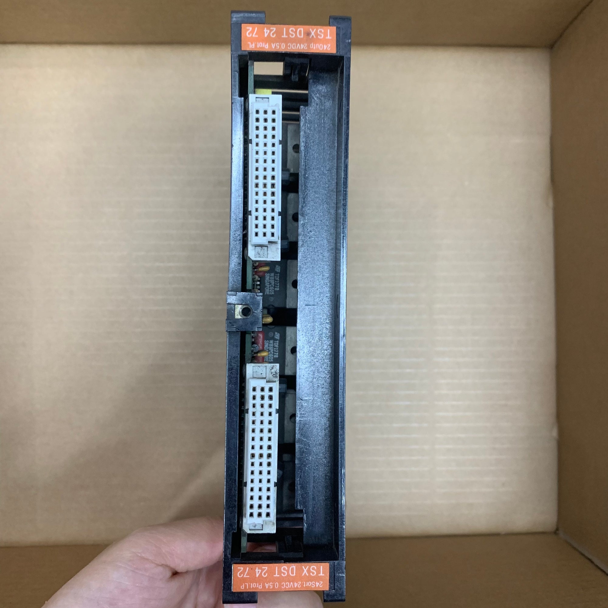 施耐德電機 TSXDST2472 PLC 模組