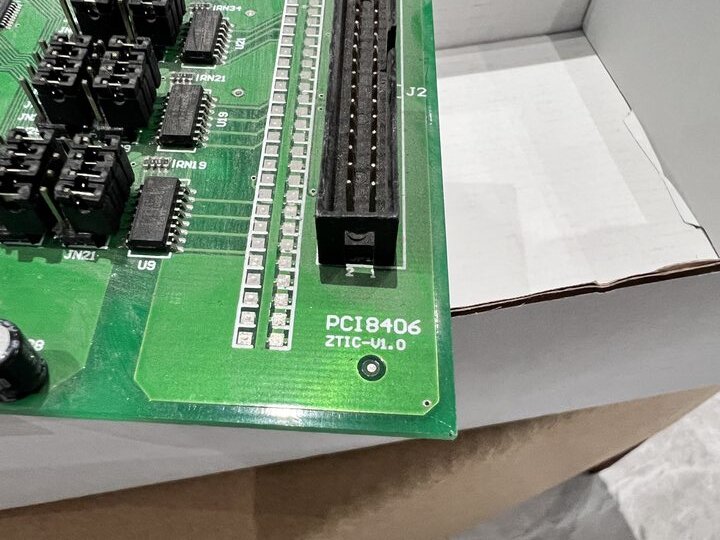 中泰PCI8406 ZTIC-V1.0卡